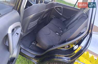 Внедорожник / Кроссовер Toyota RAV4 2006 в 