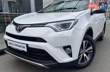 Внедорожник / Кроссовер Toyota RAV4 2018 в Киеве