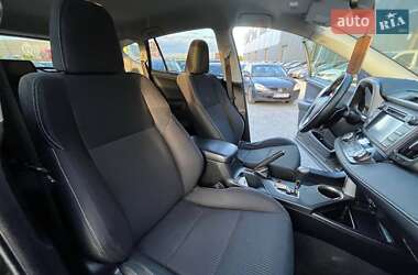 Внедорожник / Кроссовер Toyota RAV4 2014 в 