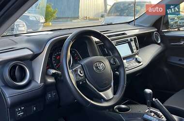 Внедорожник / Кроссовер Toyota RAV4 2014 в 
