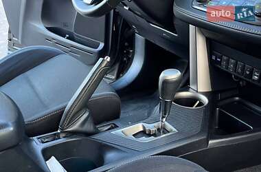 Внедорожник / Кроссовер Toyota RAV4 2014 в 