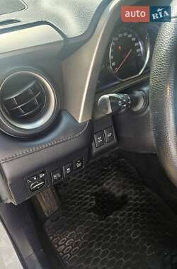 Внедорожник / Кроссовер Toyota RAV4 2013 в 