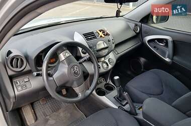 Позашляховик / Кросовер Toyota RAV4 2008 в 