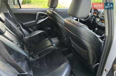 Позашляховик / Кросовер Toyota RAV4 2010 в 