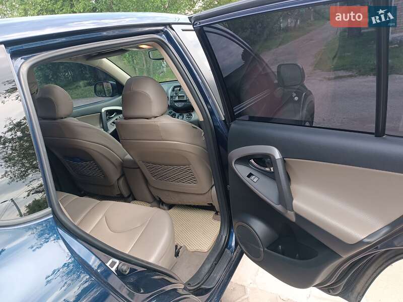 Позашляховик / Кросовер Toyota RAV4 2006 в Броварах