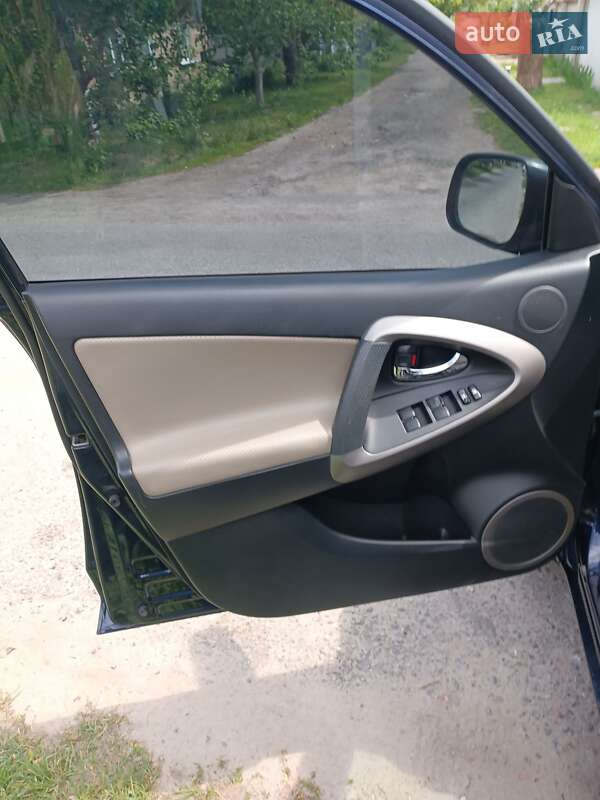 Позашляховик / Кросовер Toyota RAV4 2006 в Броварах