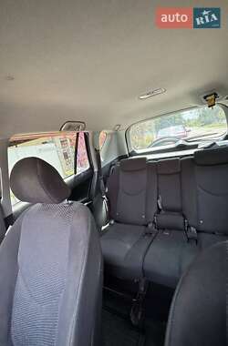 Внедорожник / Кроссовер Toyota RAV4 2006 в 