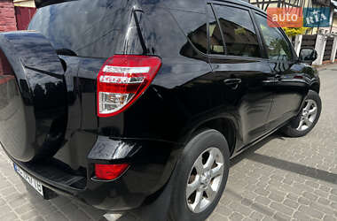 Внедорожник / Кроссовер Toyota RAV4 2010 в 