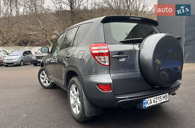 Позашляховик / Кросовер Toyota RAV4 2011 в 