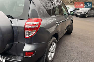 Позашляховик / Кросовер Toyota RAV4 2011 в 