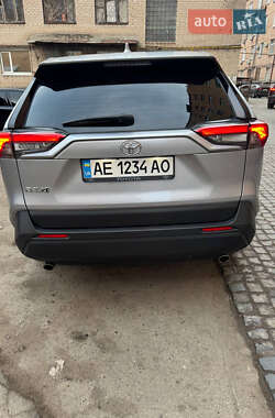 Внедорожник / Кроссовер Toyota RAV4 2020 в 