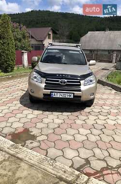 Внедорожник / Кроссовер Toyota RAV4 2008 в 