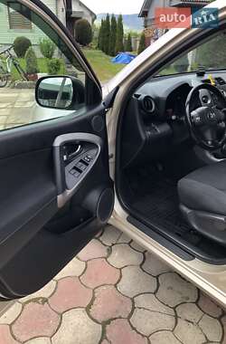 Внедорожник / Кроссовер Toyota RAV4 2008 в 