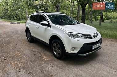 Позашляховик / Кросовер Toyota RAV4 2015 в 