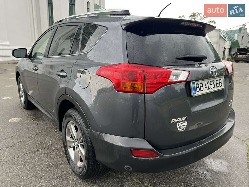 Внедорожник / Кроссовер Toyota RAV4 2015 в Киеве