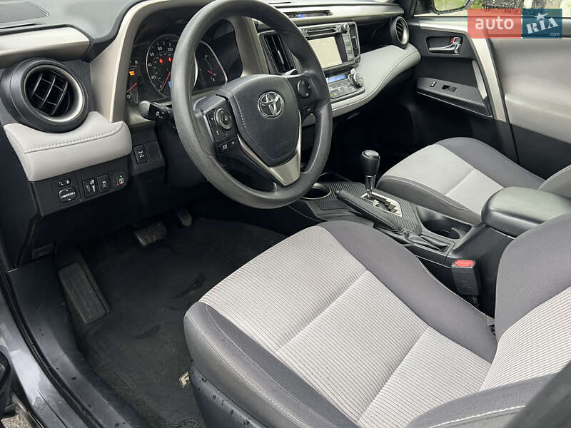 Внедорожник / Кроссовер Toyota RAV4 2015 в Киеве