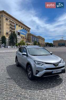 Позашляховик / Кросовер Toyota RAV4 2017 в Харкові