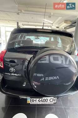 Позашляховик / Кросовер Toyota RAV4 2008 в 