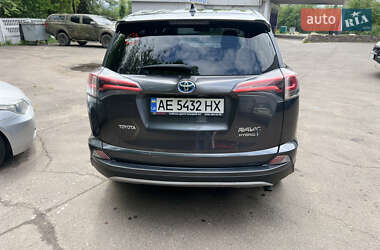 Внедорожник / Кроссовер Toyota RAV4 2016 в 
