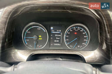 Внедорожник / Кроссовер Toyota RAV4 2016 в 