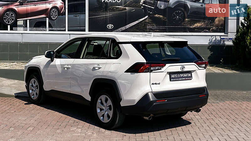 Внедорожник / Кроссовер Toyota RAV4 2021 в Черновцах