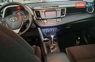 Внедорожник / Кроссовер Toyota RAV4 2013 в 