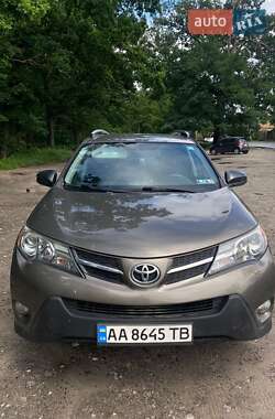 Внедорожник / Кроссовер Toyota RAV4 2014 в 