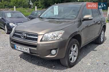 Внедорожник / Кроссовер Toyota RAV4 2010 в Ровно