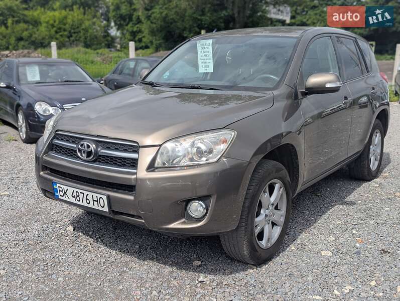 Toyota RAV4 2010