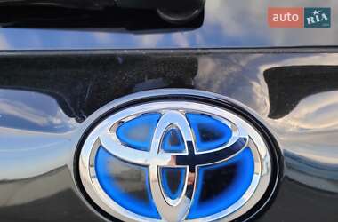 Внедорожник / Кроссовер Toyota RAV4 2018 в 