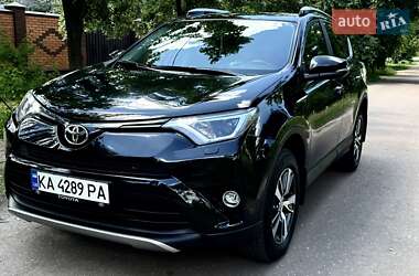 Внедорожник / Кроссовер Toyota RAV4 2017 в Киеве
