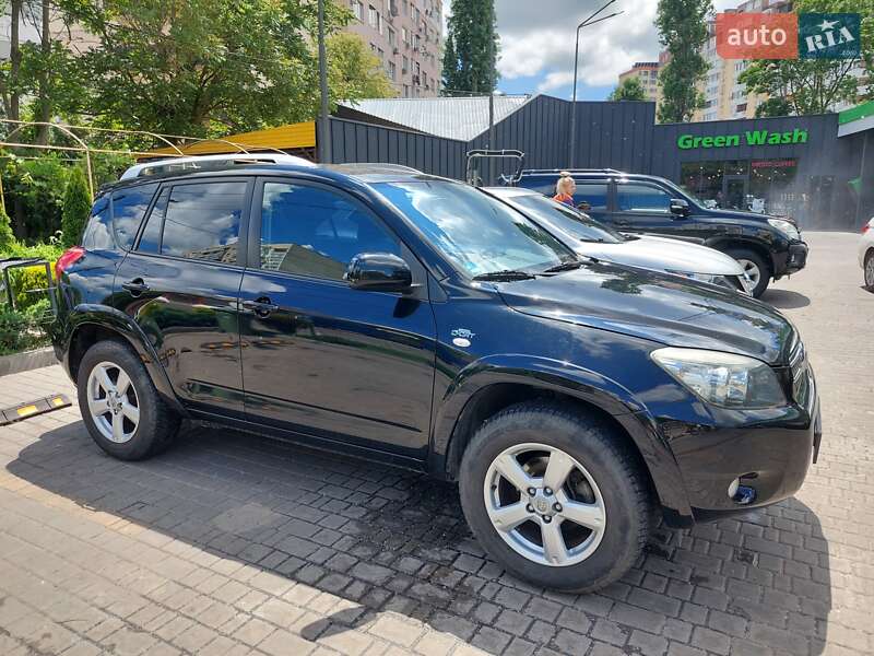 Внедорожник / Кроссовер Toyota RAV4 2007 в 