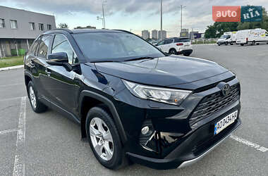 Позашляховик / Кросовер Toyota RAV4 2020 в Києві