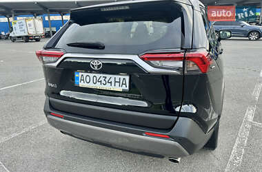Позашляховик / Кросовер Toyota RAV4 2020 в 