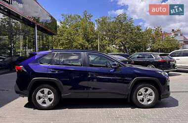 Внедорожник / Кроссовер Toyota RAV4 2019 в 