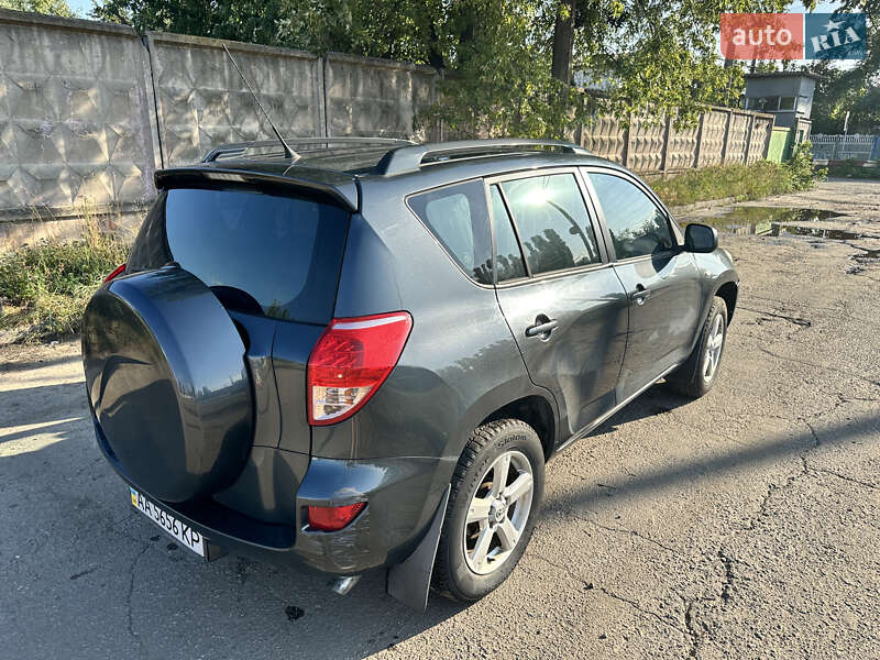 Внедорожник / Кроссовер Toyota RAV4 2007 в 