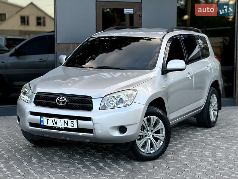 Внедорожник / Кроссовер Toyota RAV4 2006 в 