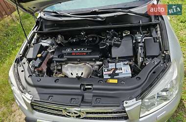 Внедорожник / Кроссовер Toyota RAV4 2008 в 