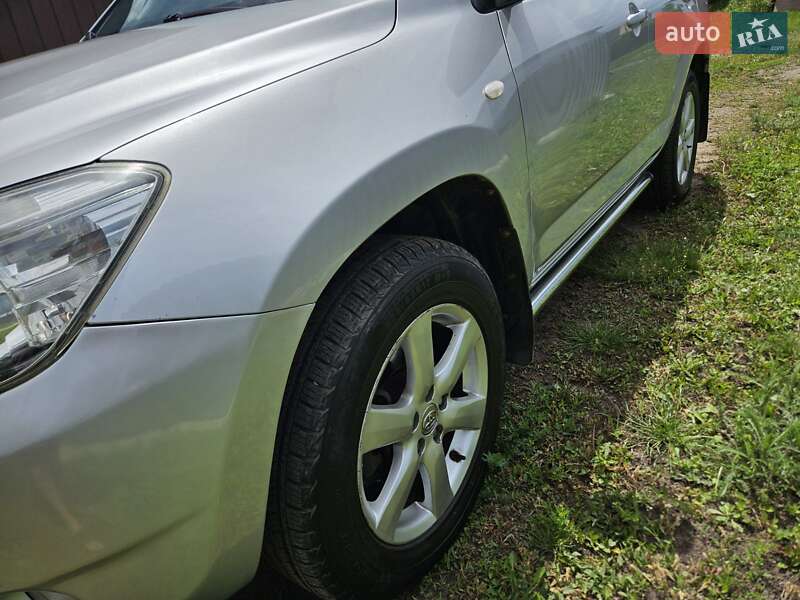Позашляховик / Кросовер Toyota RAV4 2008 в Первомайську