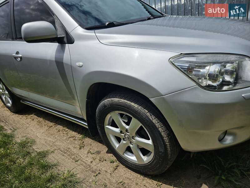 Позашляховик / Кросовер Toyota RAV4 2008 в Первомайську
