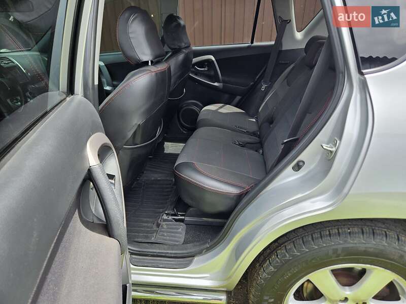 Позашляховик / Кросовер Toyota RAV4 2008 в Первомайську