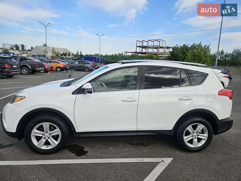 Внедорожник / Кроссовер Toyota RAV4 2013 в Киеве