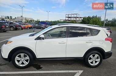 Внедорожник / Кроссовер Toyota RAV4 2013 в 