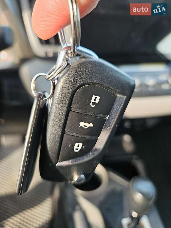 Внедорожник / Кроссовер Toyota RAV4 2013 в Киеве