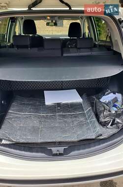 Позашляховик / Кросовер Toyota RAV4 2016 в 