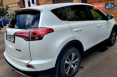Позашляховик / Кросовер Toyota RAV4 2016 в Києві