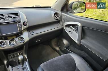 Внедорожник / Кроссовер Toyota RAV4 2010 в 
