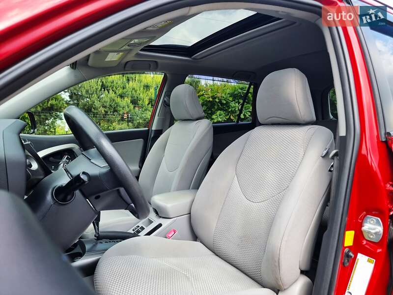 Позашляховик / Кросовер Toyota RAV4 2012 в Хмельницькому