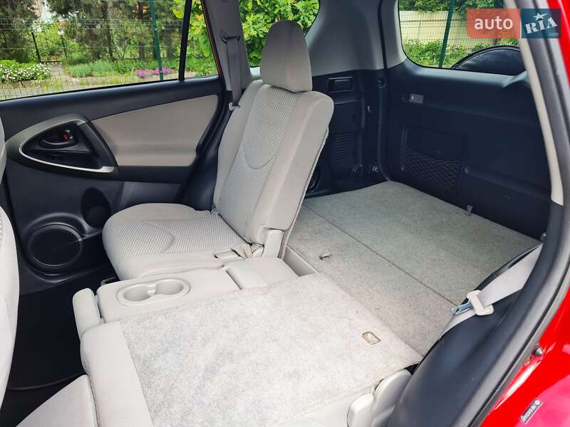 Позашляховик / Кросовер Toyota RAV4 2012 в Хмельницькому
