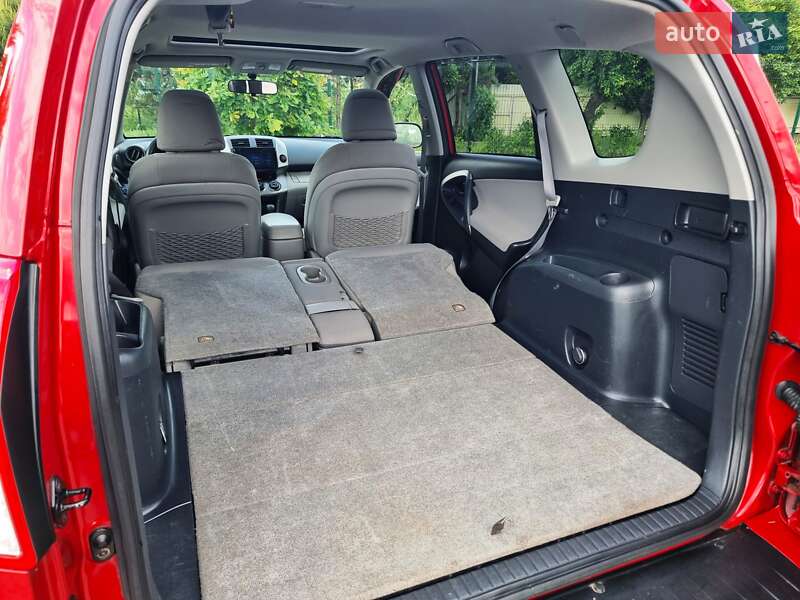 Позашляховик / Кросовер Toyota RAV4 2012 в Хмельницькому